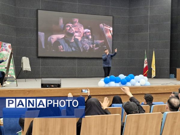 اجتماع بزرگ دانشآموزان بسیجی در هفته بسیج