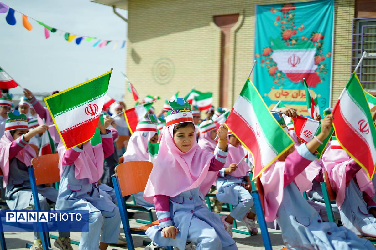 غنچه‌های دانش در نخستین روز مدرسه شکفتند
