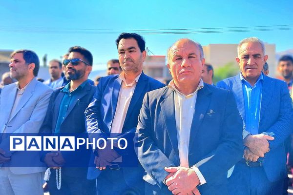 حضور پرشور دانش‌آموزان و فرهنگیان در راهپیمایی روز دانش‌ آموز در باشت 