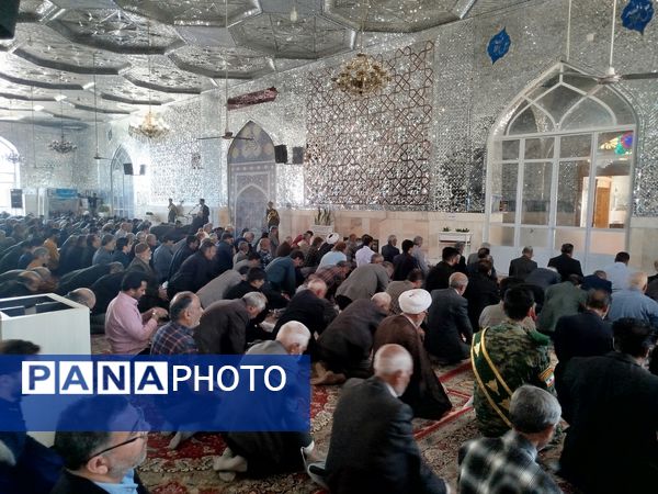 نماز جمعه شهرستان کاشمر با حضور پر رنگ مردم ترشیز کهن برگزار شد 