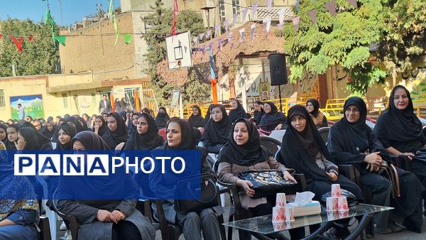 آیین متمرکز استانی نواختن زنگ مهر در مدارس استان البرز