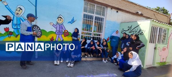 برگزاری مسابقات دارت در مدرسه شهید احمد خاقانی شیروان