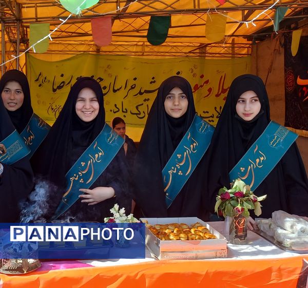 همکاری خادمیاران مدرسه فاطمیه با چایخانه دانش‌آموزی حضرت رضا (ع) در شیروان