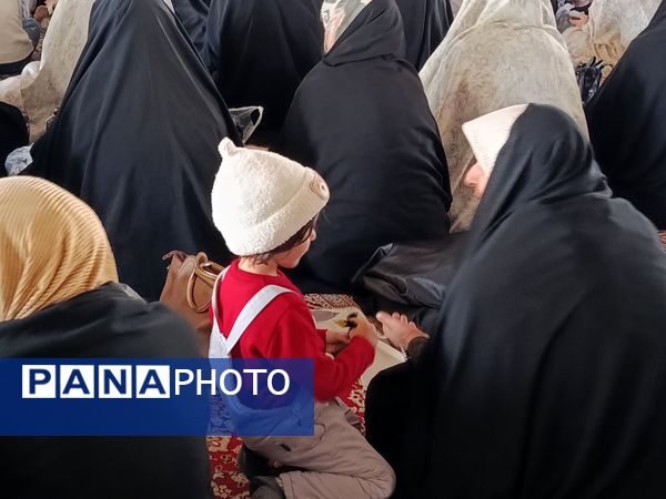 حضور کودکان در نماز جمعه کاشمر 
