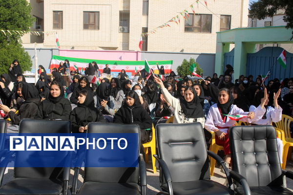 جشن دهه فجر انقلاب اسلامی در دبیرستان رضوان شهرستان بوشهر