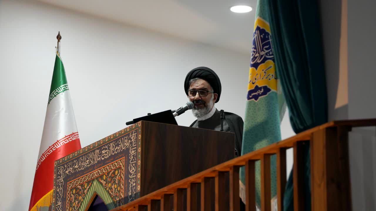 اعتماد به آمریکا کشورها را به ذلت و نابودی می‌کشاند