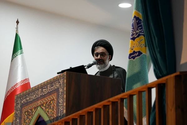 اعتماد به آمریکا کشورها را به ذلت و نابودی می‌کشاند