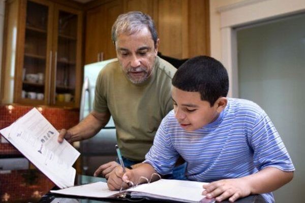 همراهی والدین نقش تعیین‌کننده‌ای در موفقیت تحصیلی و سلامت روان دانش‌آموزان دارد