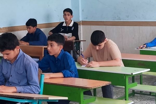 آغاز امتحانات نوبت دوم در دبیرستان ابوریحان ۲