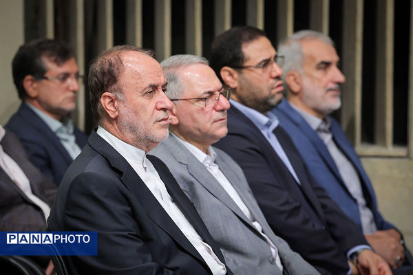 دیدار جمعی از معلمان با رهبر معظم انقلاب