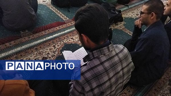 زیارت عاشورا  با یاد شهدای غزه در دبیرستان شاهد ابوذر غفاری 