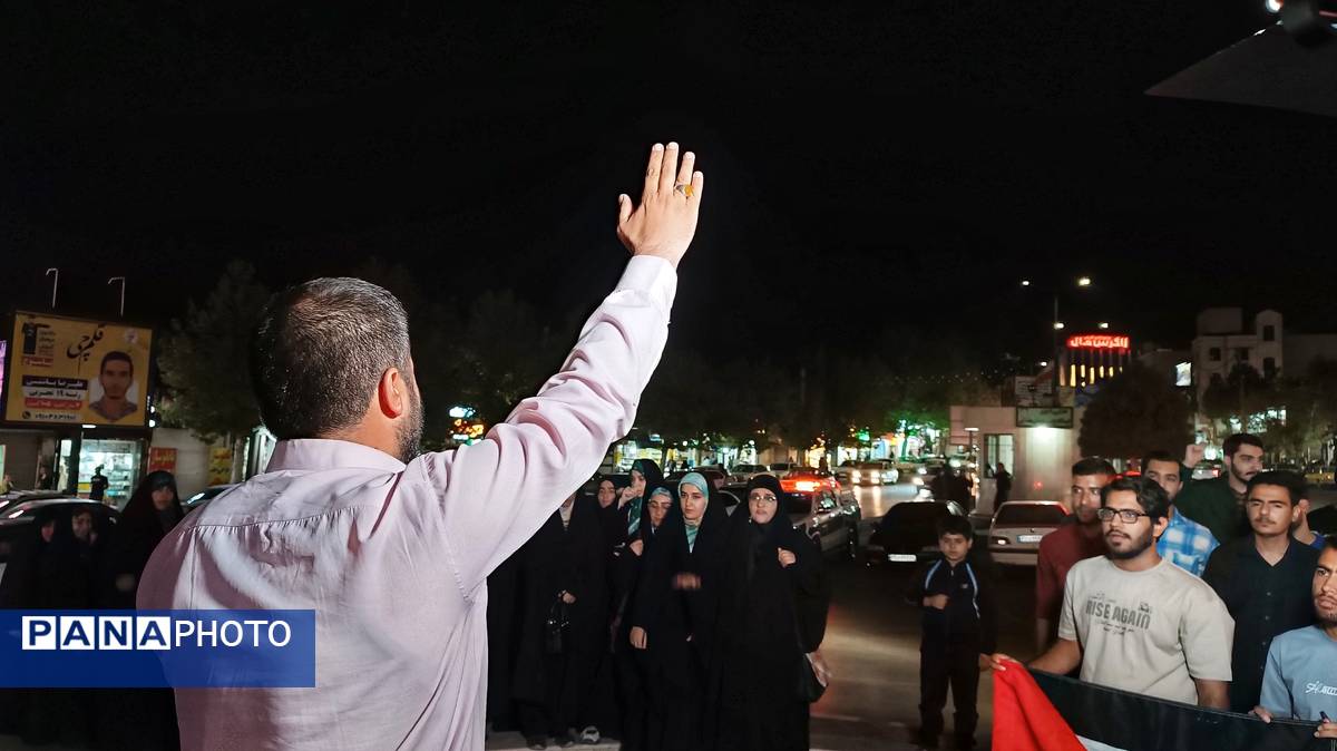 تجمع دانشجویان و دانشآموزان یاسوج در محکومیت توقیف کشتی «کاروان صمود» و ادامه حملات به غزه
