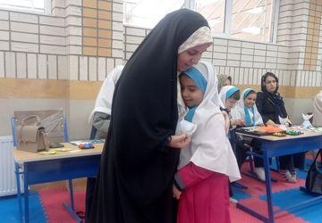 جشن روز مادر در دبستان هیات امنایی صدیقی صفادشت با حضور مادران
