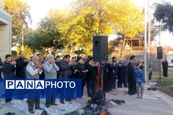 برگزاری نماز باران به امامت سید ابراهیم حسینی امام جمعه شهرستان فردیس در شهرک وحدت