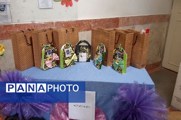 جشن جوانه‌ها و مراسم آغاز پایه هفتم در دبیرستان دخترانه فاطمه الزهرا در شهرستان فیروزکوه