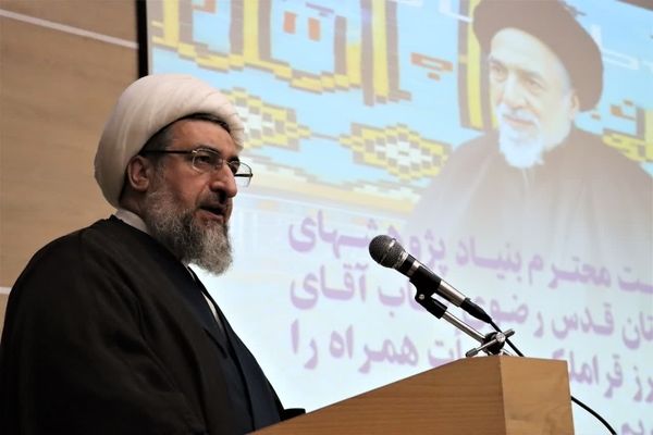 آیت الله میلانی، عالمی با لطافت روحی ملائکه و پیشرو در علم و معنویت بود 