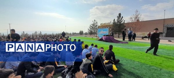 همایش تجلیل از دانش‌آموزان برتر مسابقات قرآن، عترت نماز شهرستان خلیل‌آباد 