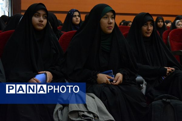 بدرقه دانش‌آموزان بهارستانی به راهیان‌نور