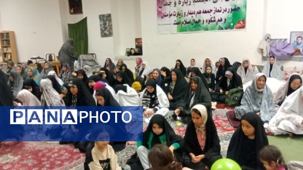 مراسم اعتکاف دانش آموزی در شهر راز