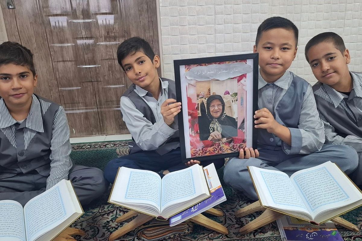 مراسم بزرگداشت خیر مدرسه ساز در دبستان بانو ابوالوفا ناحیه دو شهرری 