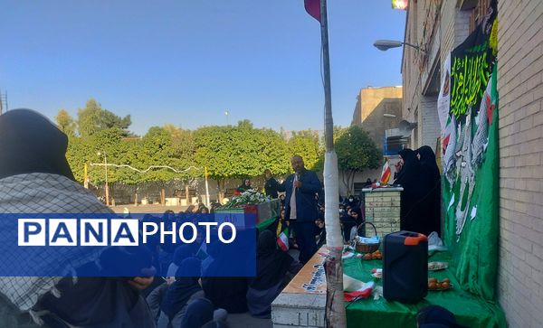 دبیرستان دخترانه صنف پوشاک ناحیه 3 میزبان شهید گمنام