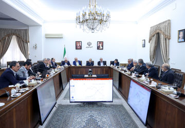 معیشت مردم نباید به هیچ وجه آسیب ببیند