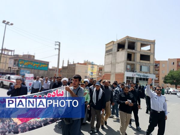 برگزاری پیاده‌روی جاماندگان اربعین حسینی در دهگلان با حضور پرشور مردم