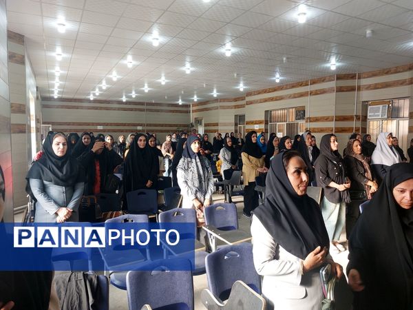 تشکیل جلسه انجمن اولیا و مربیان مدرسه حضرت معصومه(س) شاهد
