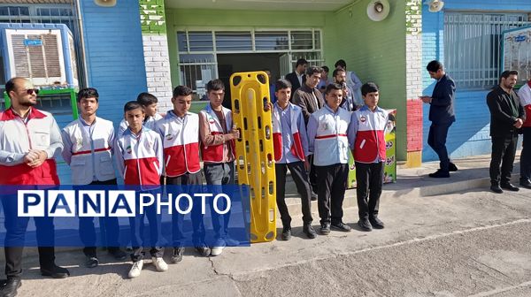 دانش آموزان بجستانی آماده برای بحران
