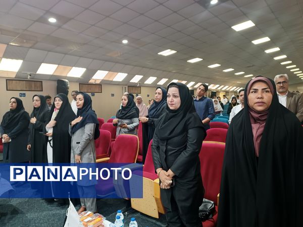 آیین تجلیل از افتخار آفرینان آموزش و پرورش منطقه آزاد تجاری-صنعتی قشم