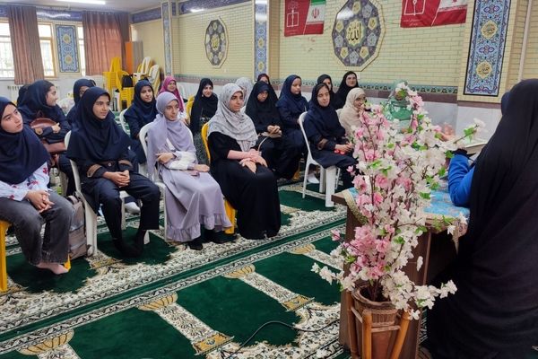 جشن میلاد بانوی صبر و شجاعت در دبیرستان شهید بهشتی