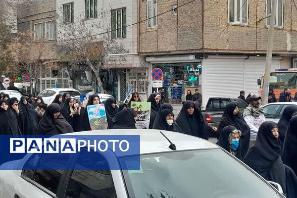 حماسه ۹ دی زنده است؛ ورامینی‌ها بار دیگر با ولایت، پیمان بستند