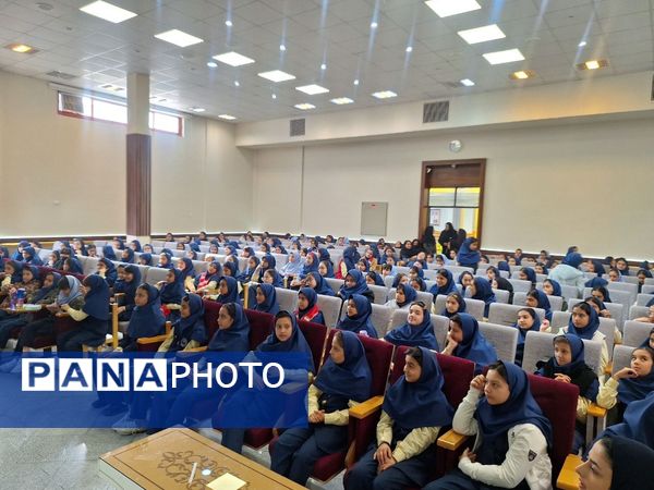 فریاد آزادی و همبستگی در دبستان آرمینه مصلی‌نژاد