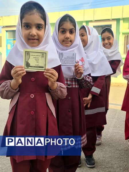 آیین افتتاحیه هفته «سفیران سلامت» در مدرسه شهید ابراهیم تنیده 