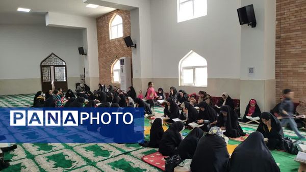 جز خوانی قرآن کریم در ماه مبارک رمضان در مسجد خاتم النبیین