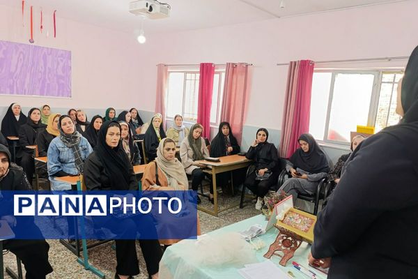 برگزاری کارگاه‌های آموزشی بهداشت‌روان در مدارس ملارد همزمان با هفته سلامت روان