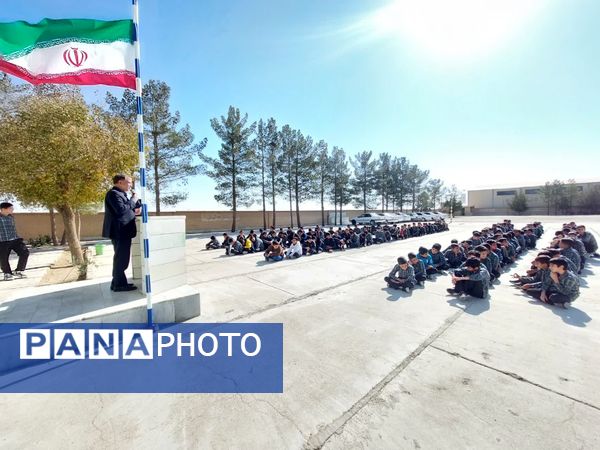 نواخته شدن زنگ پدافند غیرعامل در مدرسه شهید دستغیب مروست