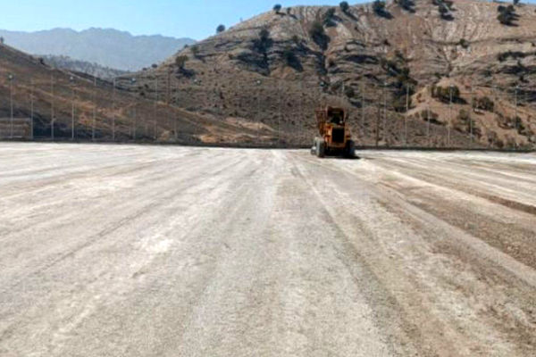 بازدید فنی هیأت فوتبال لرستان از پروژه چمن مصنوعی شهرستان معمولان