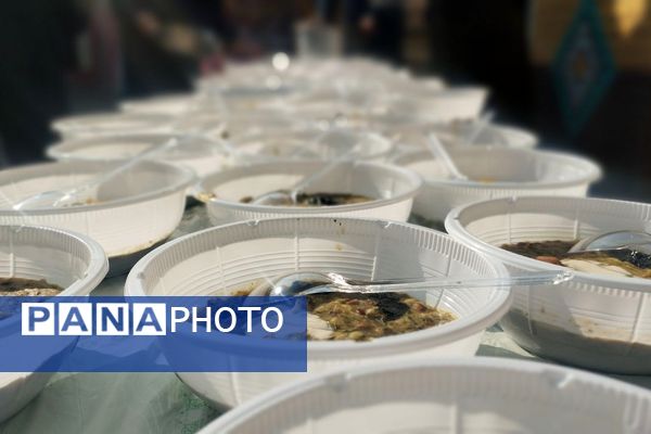 آیین فاطمیه با پخت آش نذری و مراسم عزاداری در دبیرستان شاهد صدیقه طاهره(س) اسلامشهر