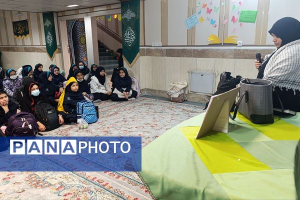 گرامیداشت هفته بسیج در مدارس ناحیه دو شهرری 