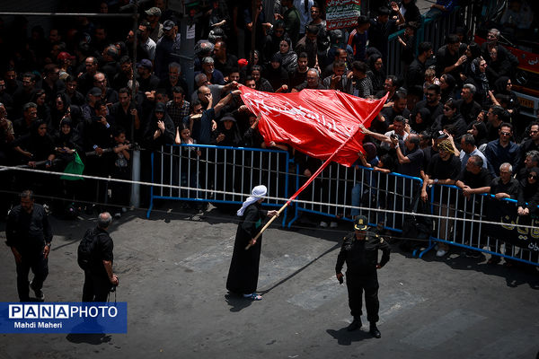 خیمه‌سوزان ظهر عاشورا در چهارراه گلوبندک تهران