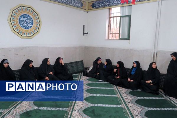 گرامیداشت ولادت بانوی دو عالم در اداره آموزش و پرورش ناحیه یک شهرری