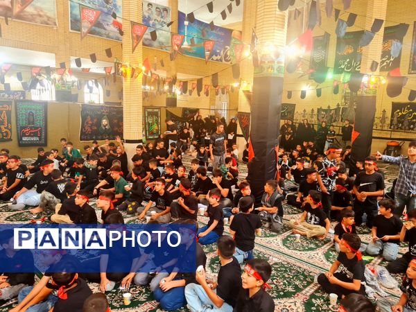 تجدید بیعت دانش‌آموزان ابهری با آرمان‌های عاشورا در سوگواره «احلی من العسل»
