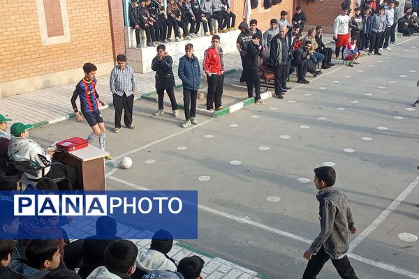  فینال المپیاد ورزشی درون مدرسه‌ای در دبیرستان بشارت بهارستان‌دو 