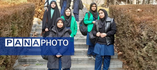 برگزاری اردوی دانش‌آموزان دبیرستان فرزانگان استعداد درخشان ملارد به کاخ سعدآباد