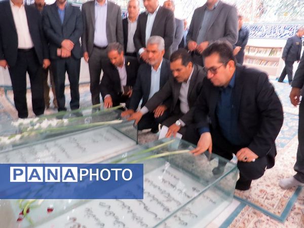 گلباران مزار شهدای دانش‌آموز و معلم در بجنورد