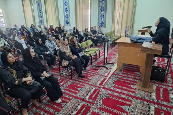 دومین جلسه آموزش خانواده در دبیرستان پویش