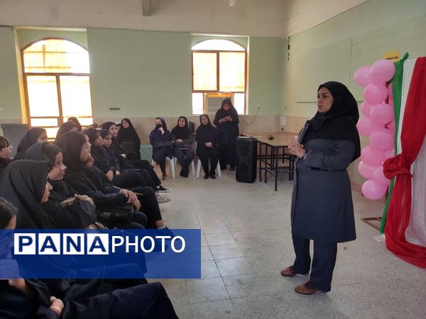 جشن میلاد حضرت زینب(س) و بزرگداشت روز پرستار در هنرستان زهرای مرضیه بندرعباس