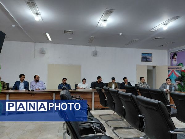 نشست هم‌اندیشی مشاوران جوان استاندار کرمان با گروهی از جوانان شهرستان بم 