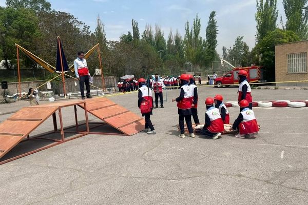 دختران اندیکا، برنده جام بشردوستی 